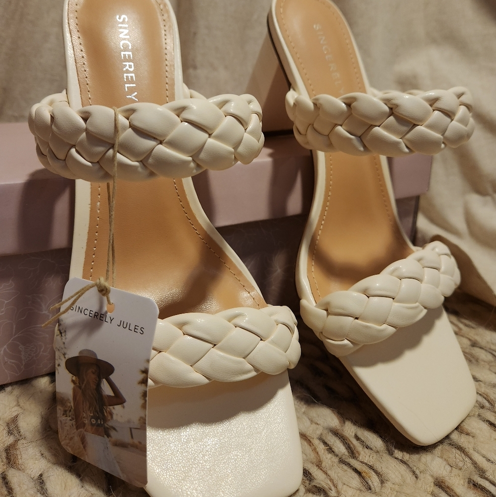 Heeled Sandals - Picture 4 of 6